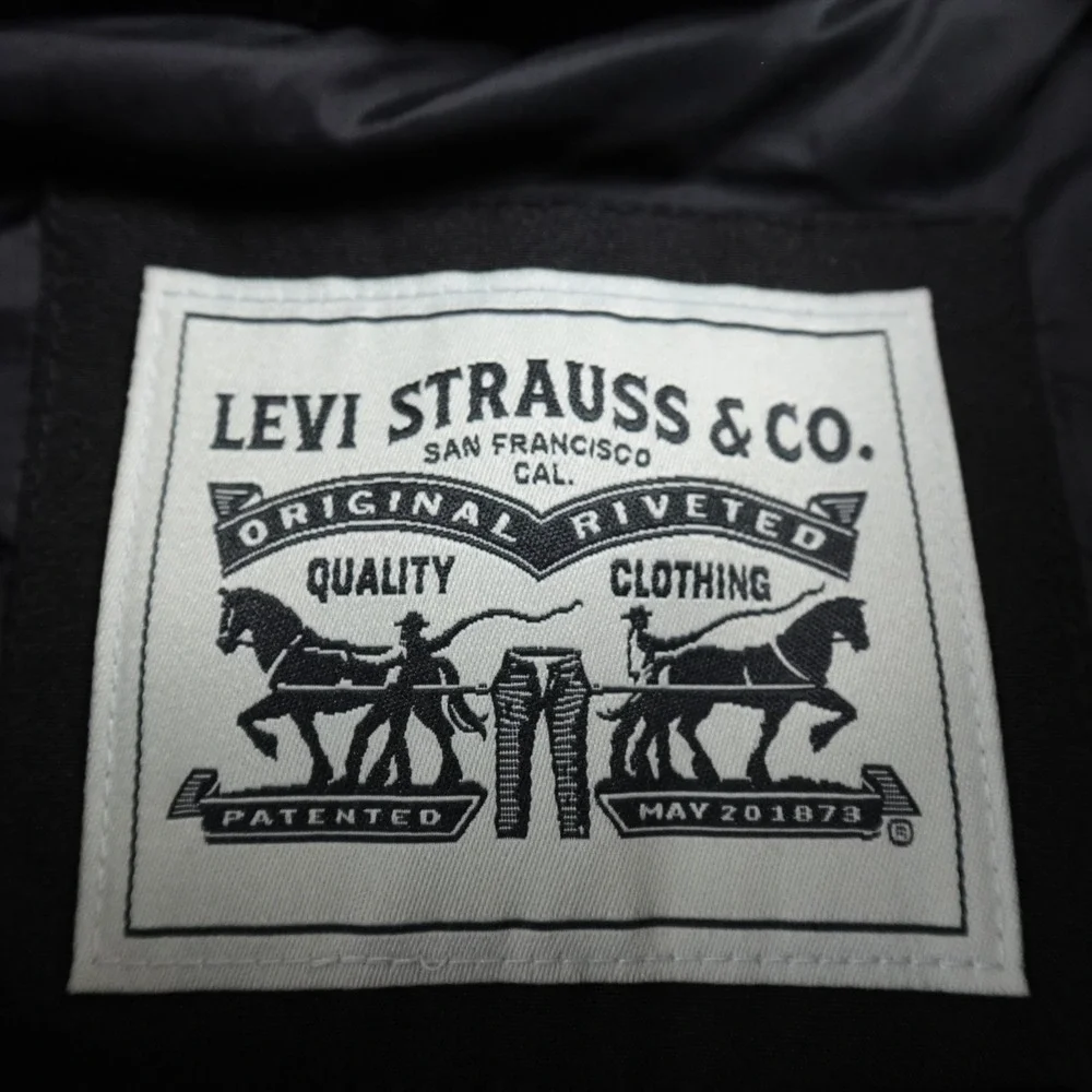 NEW Levis Jacket Mens S Black Puffer Coat Full Zip Insulated Quilted Windbreaker